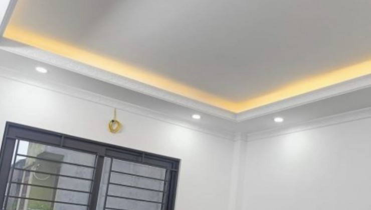 Nhà 30m x3 tầng mới giá 4x tỷ ở ngay, gần chợ Tam Hiệp Thanh Trì, gần ô tô đỗ